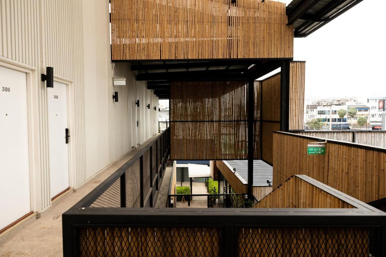 Pakchong Center Poshtel Hotel Екстериор снимка