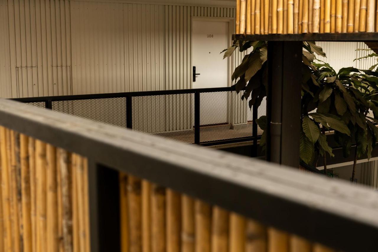 Pakchong Center Poshtel Hotel Екстериор снимка