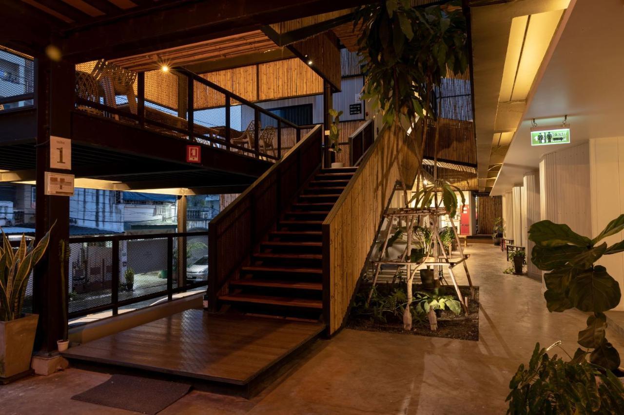 Pakchong Center Poshtel Hotel Екстериор снимка