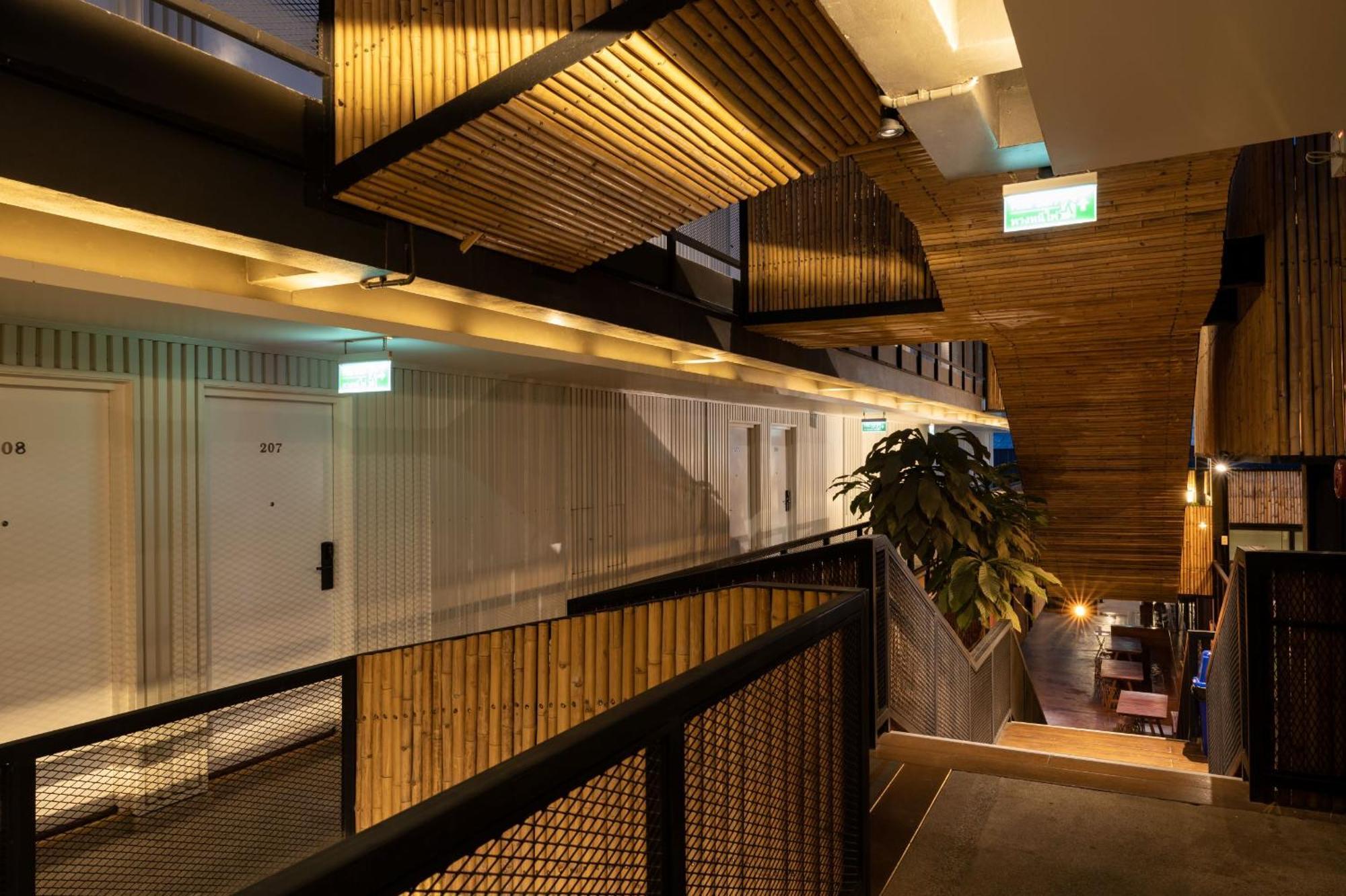 Pakchong Center Poshtel Hotel Екстериор снимка