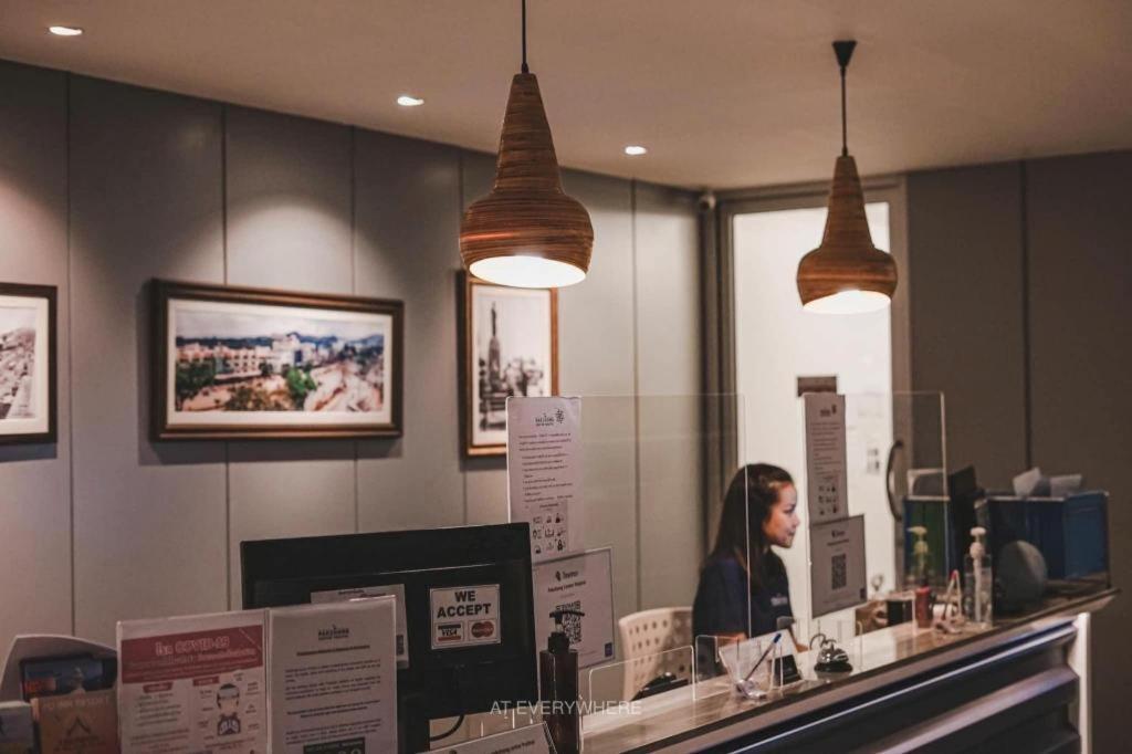 Pakchong Center Poshtel Hotel Екстериор снимка