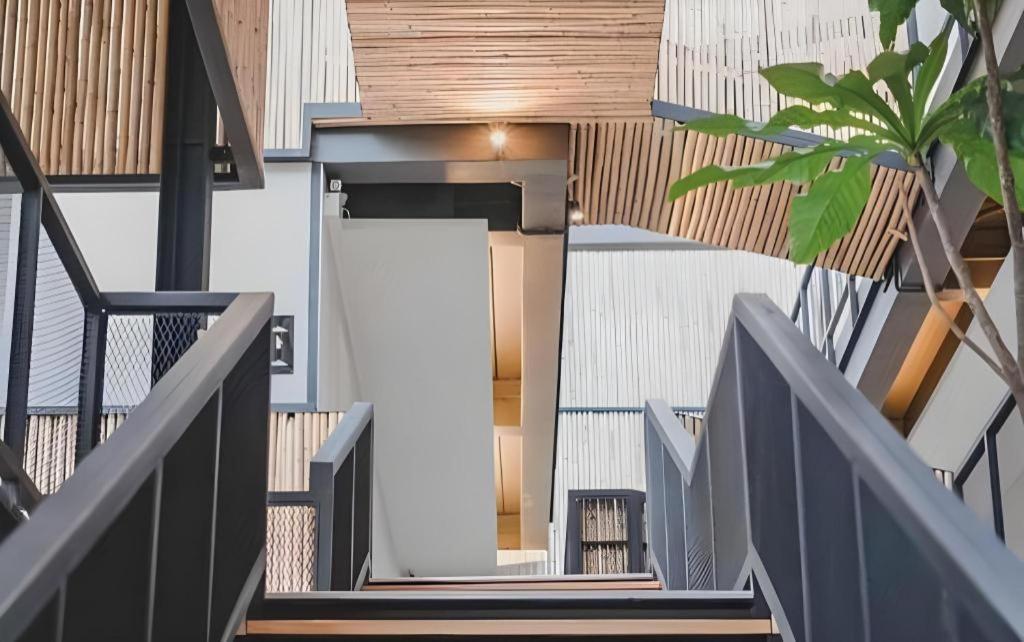 Pakchong Center Poshtel Hotel Екстериор снимка