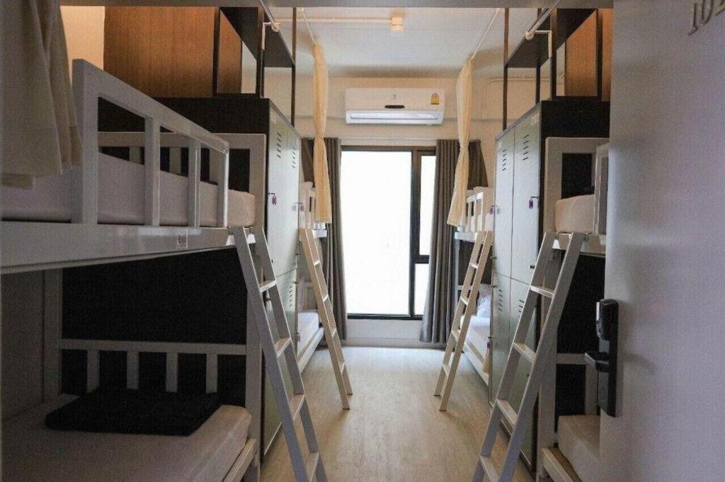Pakchong Center Poshtel Hotel Екстериор снимка