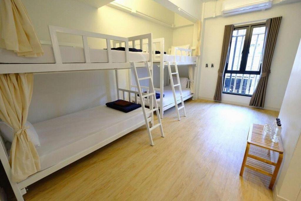Pakchong Center Poshtel Hotel Екстериор снимка